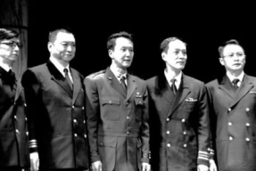 人艺五虎,从青涩校园到舞台巨星的传奇历程