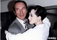 父亲帮女儿投下水道V-集会室边开会边做