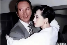 父亲帮女儿投下水道V-集会室边开会边做