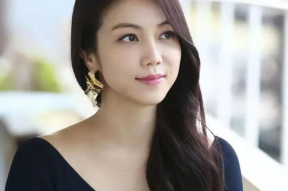 韩国十大女星为艺术献身,无畏挑战，绽放光芒