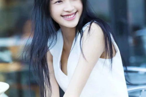 她在娱乐圈吃瓜,揭秘明星们的幕后故事